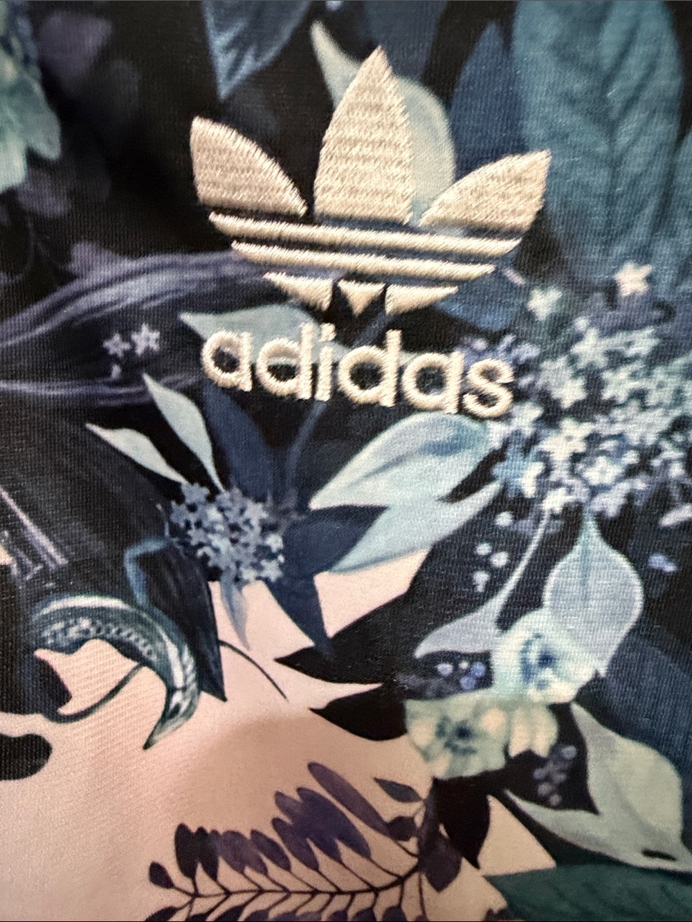 Adidas Jacket. Size medium - Picture 5 of 6